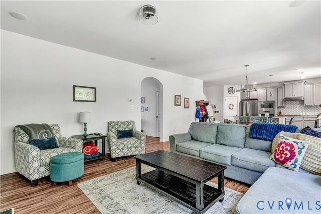 10146 Cameron Ridge Dr, Ashland, VA 23005