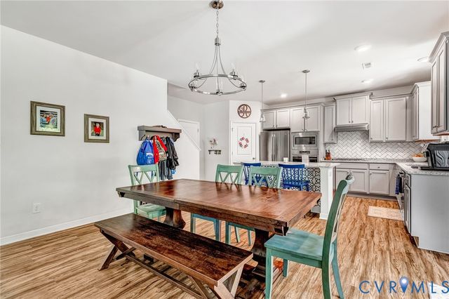 10146 Cameron Ridge Dr, Ashland, VA 23005