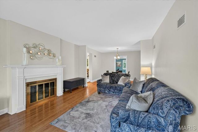 1349 Andrew Drive, Glendale, MO 63122