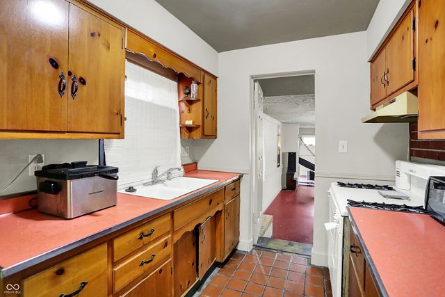 4616 Eastbourne Drive, Indianapolis, IN 46226