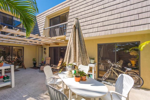 1314 13th Terrace, Palm Beach Gardens, FL 33418