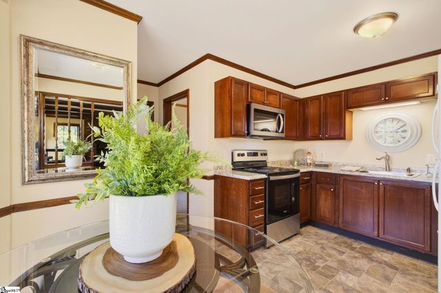 102 Ambergate Court, Greer, SC 29650