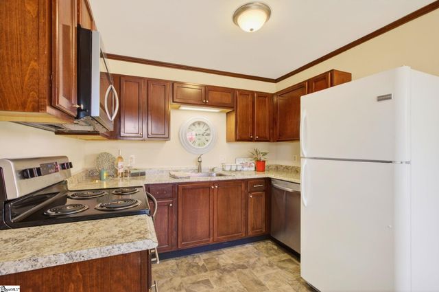 102 Ambergate Court, Greer, SC 29650