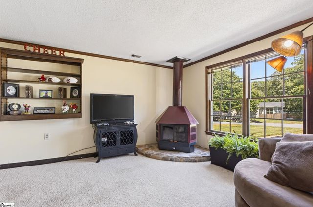 102 Ambergate Court, Greer, SC 29650