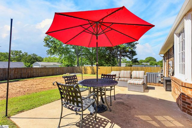102 Ambergate Court, Greer, SC 29650
