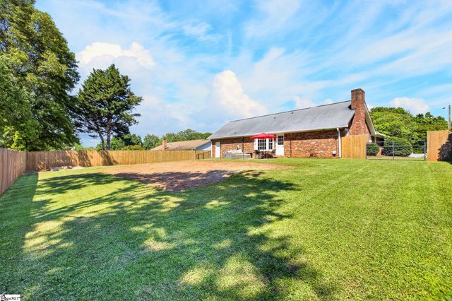 102 Ambergate Court, Greer, SC 29650