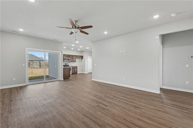 397 N Wyandotte Street, Farmington, AR 72730