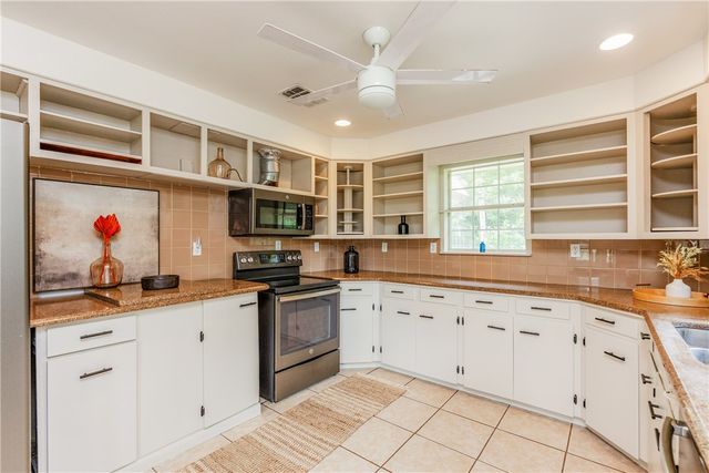 254 Vista Dr, Sandia, TX 78383