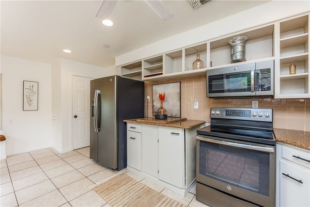 254 Vista Dr, Sandia, TX 78383