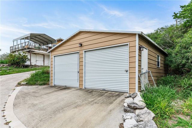 254 Vista Dr, Sandia, TX 78383