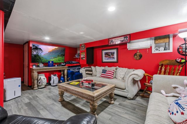 20 Cary Road, Hyde Park, NY 12538