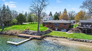 2596 N Williams Lake Road, Waterford Charter Township, MI 48327