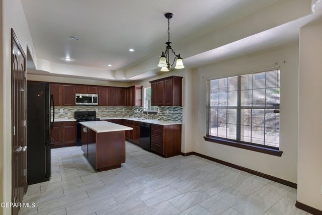 7729 BARTLETT LANDING Court, El Paso, TX 79912