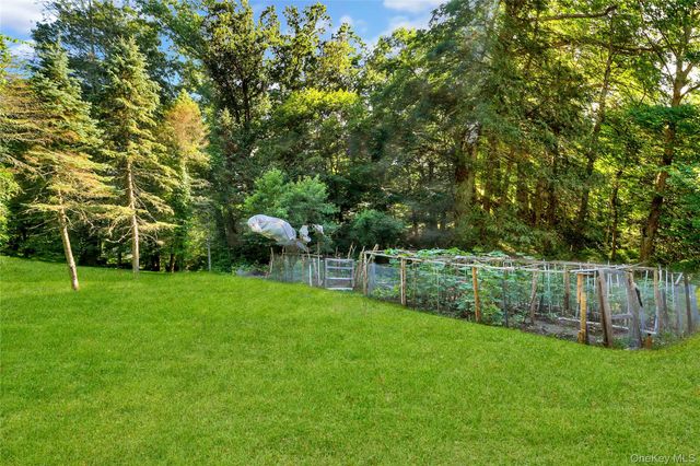 435 Birdsall Drive, Yorktown Heights, NY 10598
