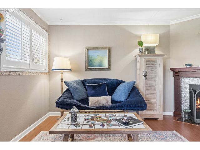 20910 FAWN Ct 1, West Linn, OR 97068