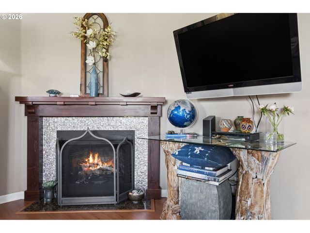 20910 FAWN Ct 1, West Linn, OR 97068