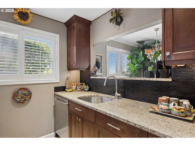 20910 FAWN Ct 1, West Linn, OR 97068