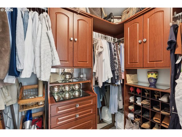 20910 FAWN Ct 1, West Linn, OR 97068