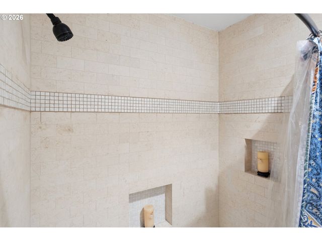 20910 FAWN Ct 1, West Linn, OR 97068