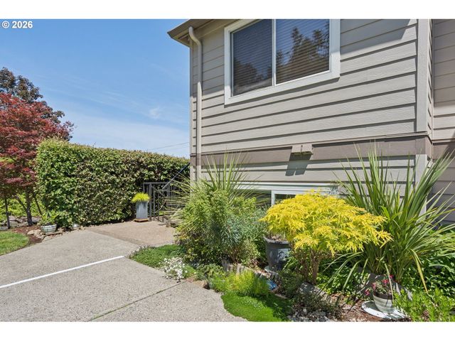 20910 FAWN Ct 1, West Linn, OR 97068