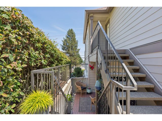 20910 FAWN Ct 1, West Linn, OR 97068