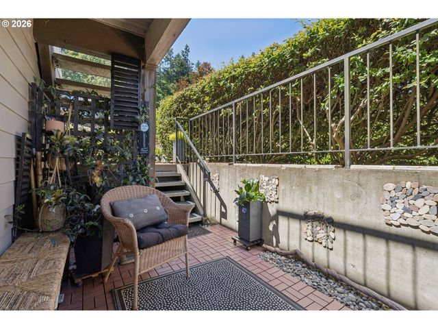 20910 FAWN Ct 1, West Linn, OR 97068