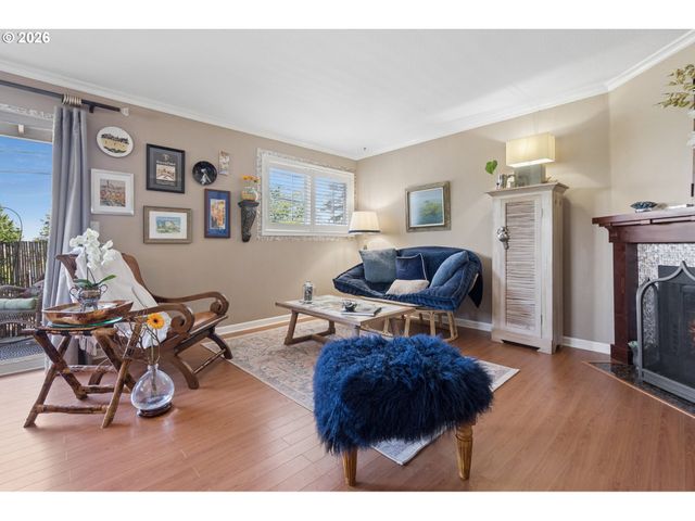 20910 FAWN Ct 1, West Linn, OR 97068