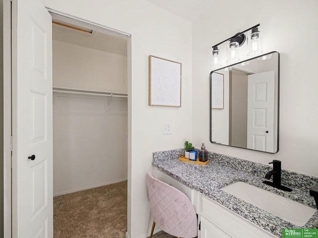 8740 Granville Parkway, La Vista, NE 68128