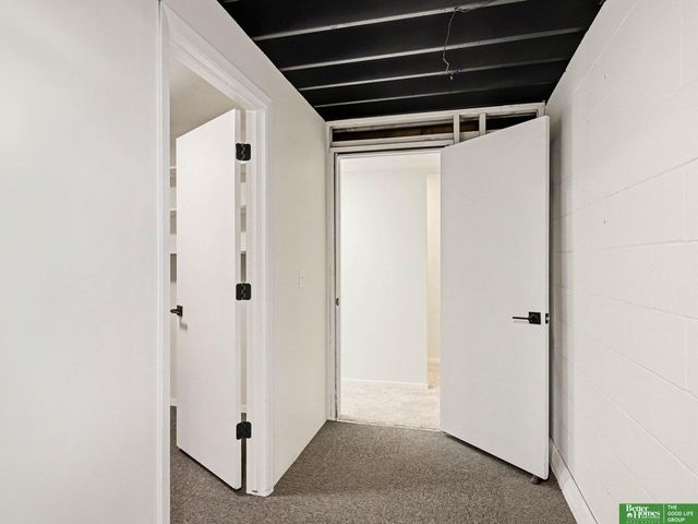 8740 Granville Parkway, La Vista, NE 68128