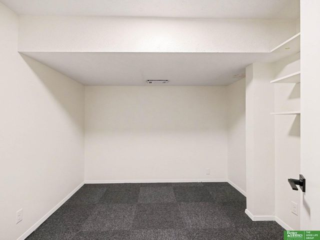 8740 Granville Parkway, La Vista, NE 68128