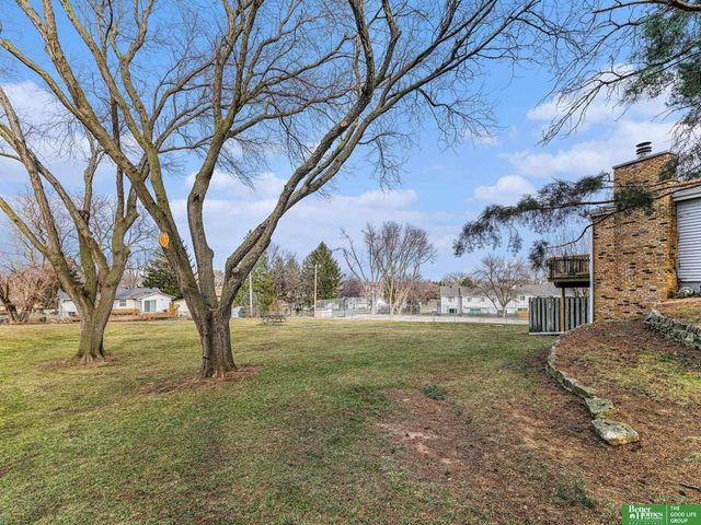 8740 Granville Parkway, La Vista, NE 68128