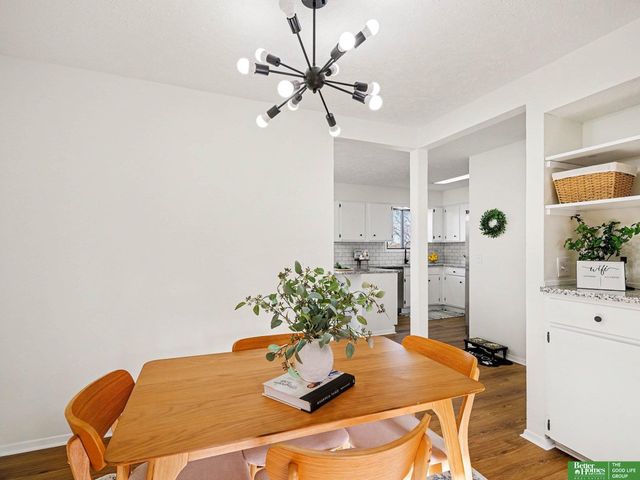 8740 Granville Parkway, La Vista, NE 68128