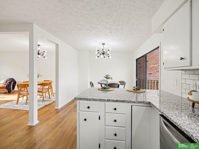 8740 Granville Parkway, La Vista, NE 68128