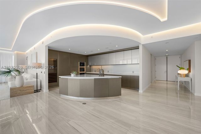 18975 Collins Ave 600, Sunny Isles Beach, FL 33160