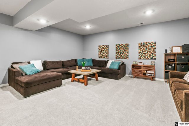 455 N Allen Street, Bennington, NE 68007