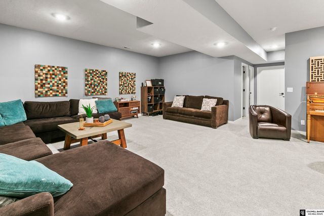 455 N Allen Street, Bennington, NE 68007