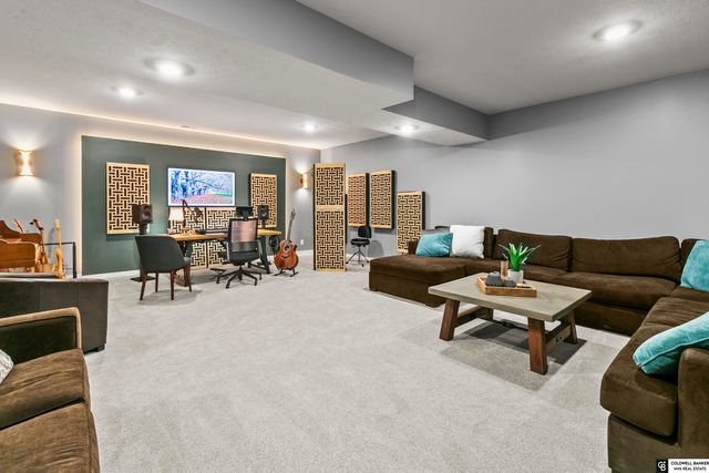 455 N Allen Street, Bennington, NE 68007