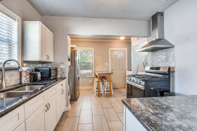 1126 S Oak Cliff Boulevard, Dallas, TX 75208