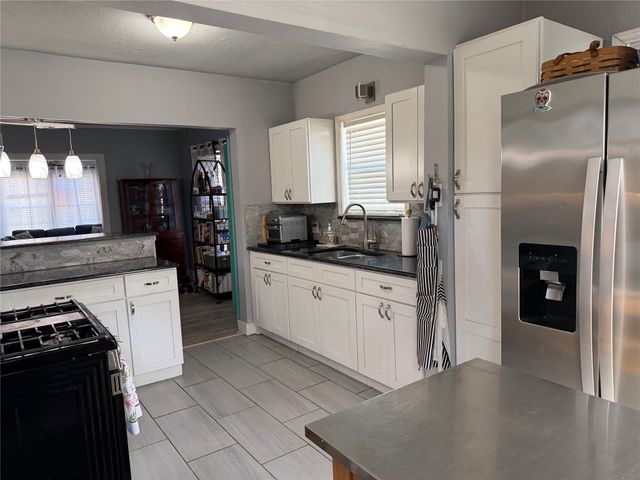 1126 S Oak Cliff Boulevard, Dallas, TX 75208