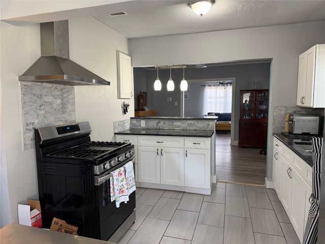 1126 S Oak Cliff Boulevard, Dallas, TX 75208