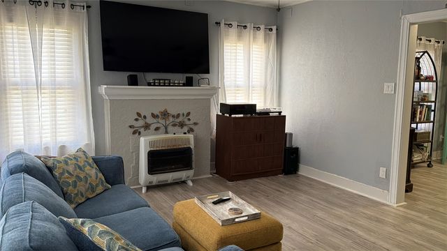 1126 S Oak Cliff Boulevard, Dallas, TX 75208