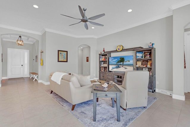 7203 33rd Square, Vero Beach, FL 32967