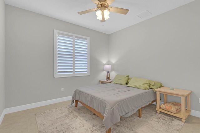7203 33rd Square, Vero Beach, FL 32967