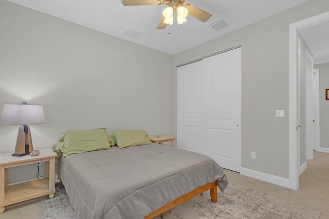 7203 33rd Square, Vero Beach, FL 32967