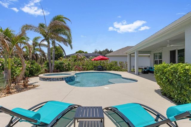 7203 33rd Square, Vero Beach, FL 32967