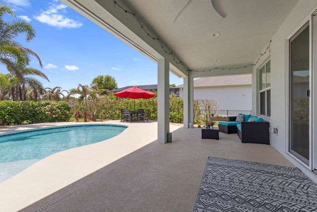 7203 33rd Square, Vero Beach, FL 32967