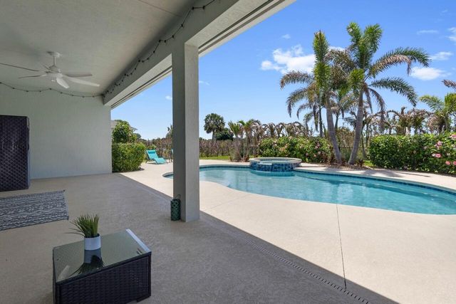 7203 33rd Square, Vero Beach, FL 32967