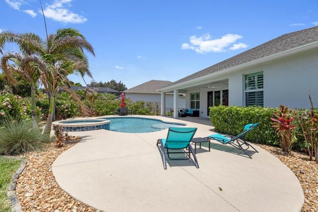 7203 33rd Square, Vero Beach, FL 32967