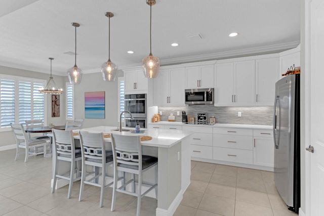 7203 33rd Square, Vero Beach, FL 32967