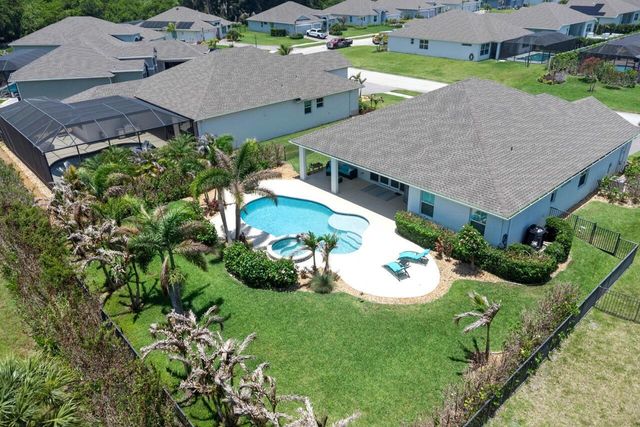7203 33rd Square, Vero Beach, FL 32967